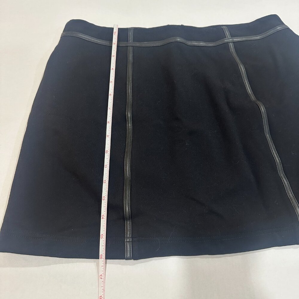 NWT Central Park West Black Mini Skirt Size Large – Stretch Knit, Zip Front - Picture 6 of 16